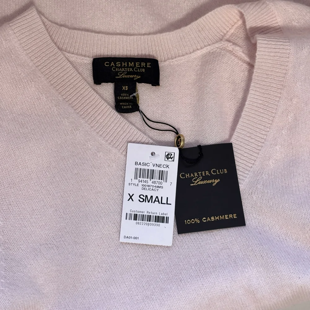 Charter Club 100% Cashmere Size XS V-Neck Sweater Light Pink NWT - Picture 7 of 7